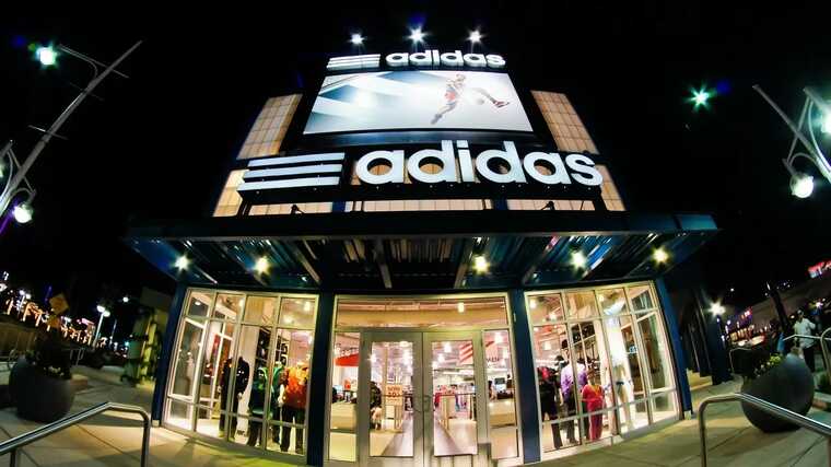 В офисах Adidas прошли обыски из-за подозрений в налоговых нарушениях