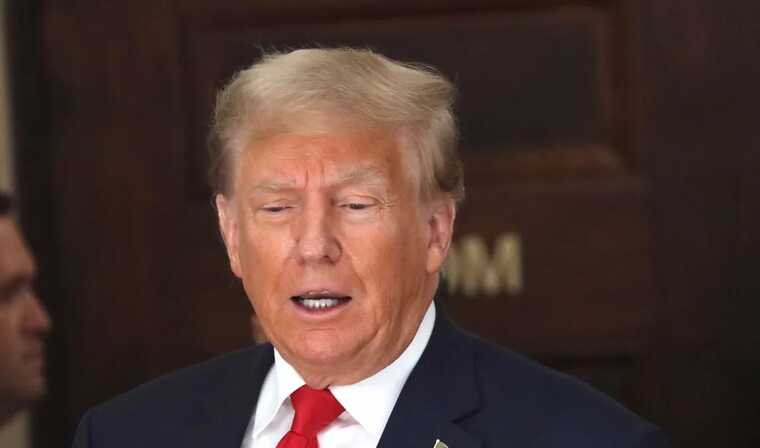 Трамп настоятельно советует покинуть Тегеран